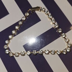 Elegant Gold Tone Women's Bracelet